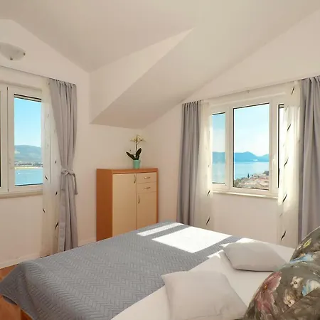 Rose Deluxe Apartment *